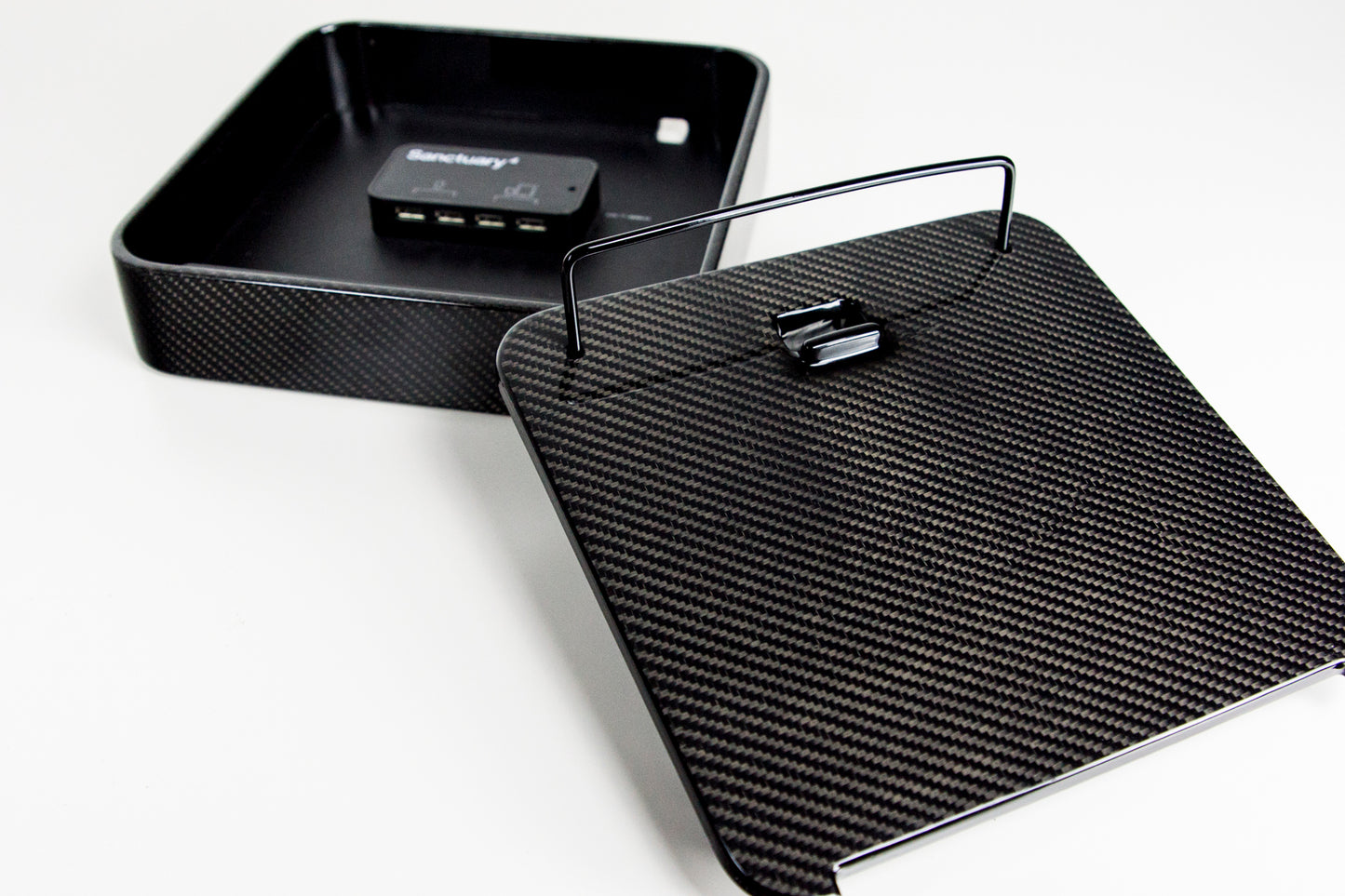 Carbon Mediabox Smartphone Handy Tablet Ladestation Bluelounge Sanctuary4