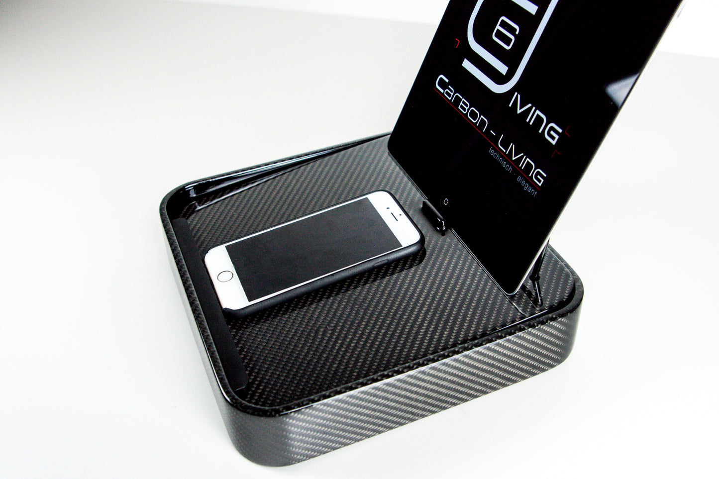 Carbon Mediabox Smartphone Handy Tablet Ladestation Bluelounge Sanctuary4