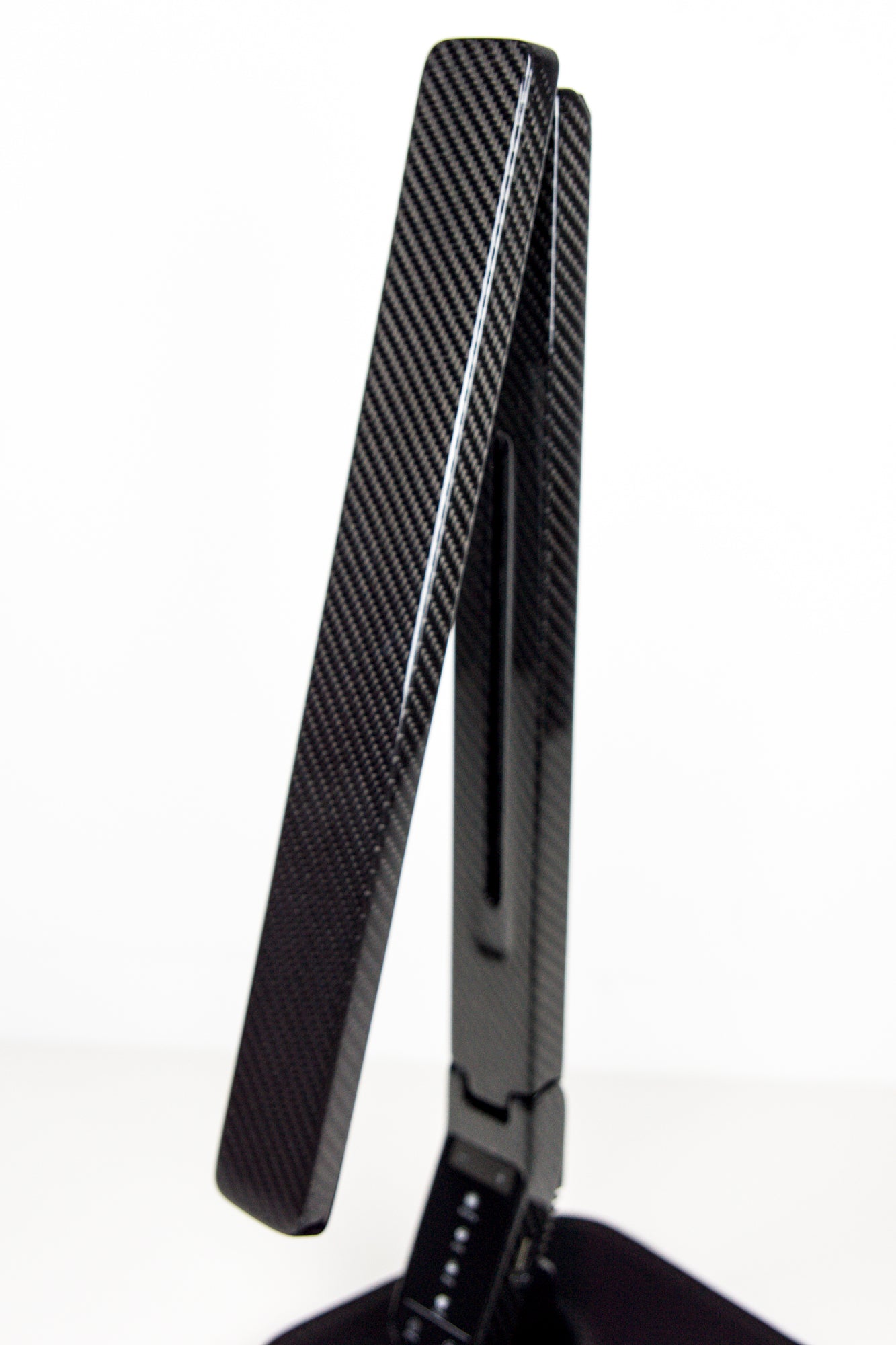 Carbon LED Schreibtischlampe Tischlampe mit USB Ladefunktion dimmbar / Carbon Fibre LED Desk Lamp with USB charging function