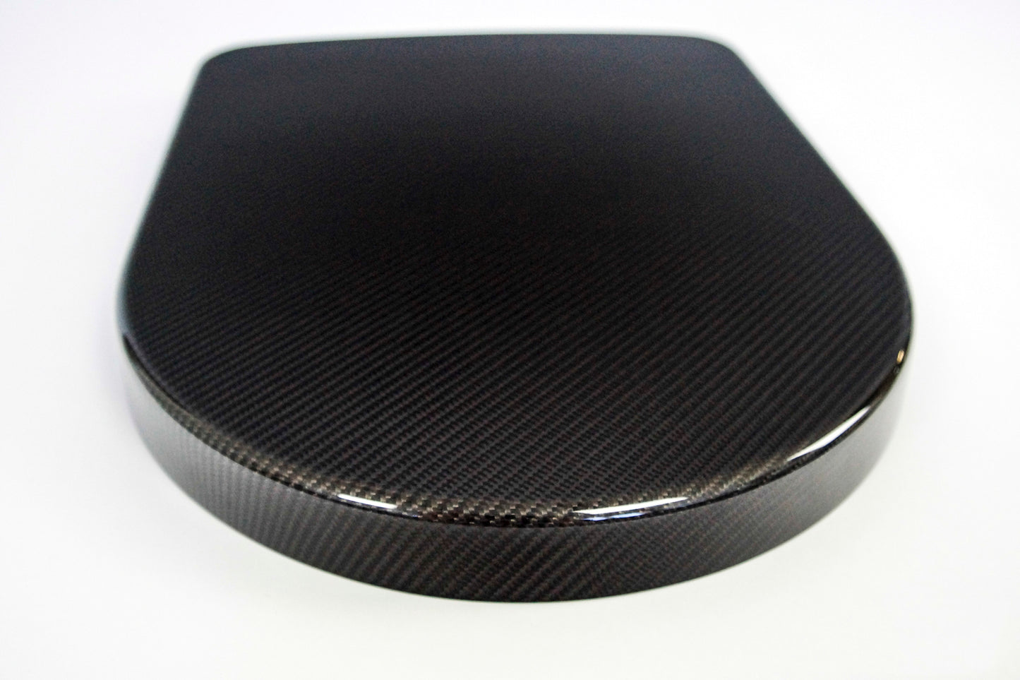 Carbon Toilettensitz WC-Sitz für Wand-WC's mit Soft-Close Absenkautomatik Design / Carbon Fibre WC seat for wall-mounted toilets with automatic lowering