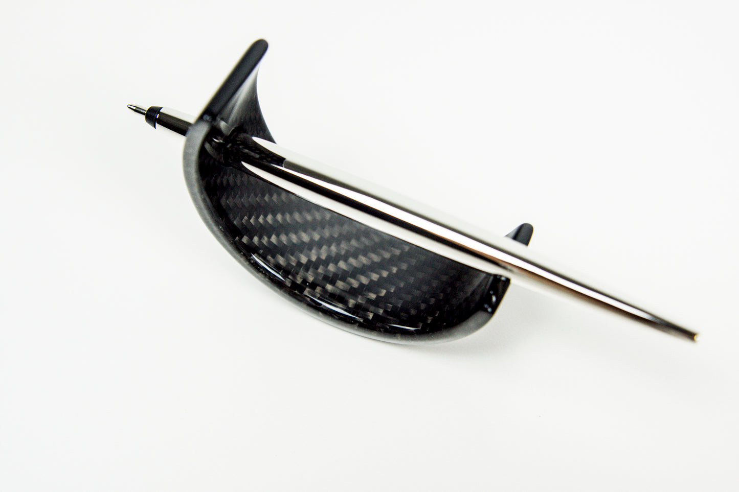 Carbon Stifthalter mit Design Metallkugelschreiber mit Ständer / Carbon Fibre Design Penholder with metal pen