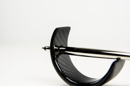 Carbon Stifthalter mit Design Metallkugelschreiber mit Ständer / Carbon Fibre Design Penholder with metal pen