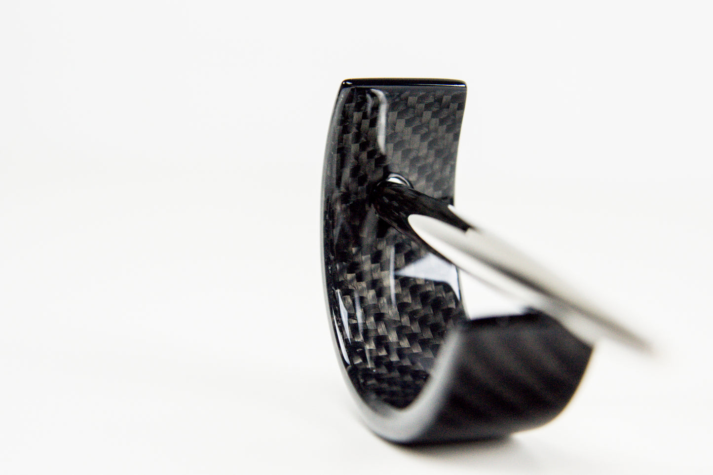 Carbon Stifthalter mit Design Metallkugelschreiber mit Ständer / Carbon Fibre Design Penholder with metal pen