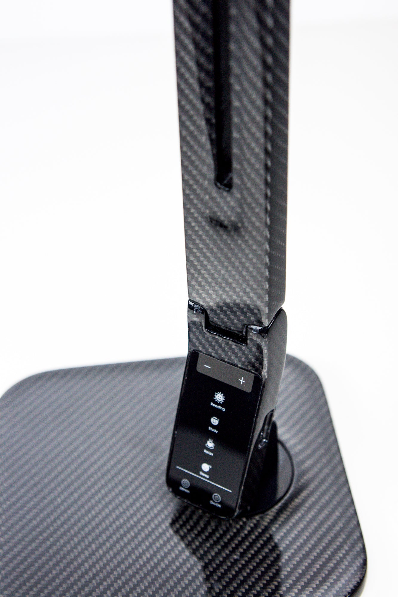 Carbon LED Schreibtischlampe Tischlampe mit USB Ladefunktion dimmbar / Carbon Fibre LED Desk Lamp with USB charging function