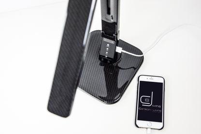 Carbon LED Schreibtischlampe Tischlampe mit USB Ladefunktion dimmbar / Carbon Fibre LED Desk Lamp with USB charging function