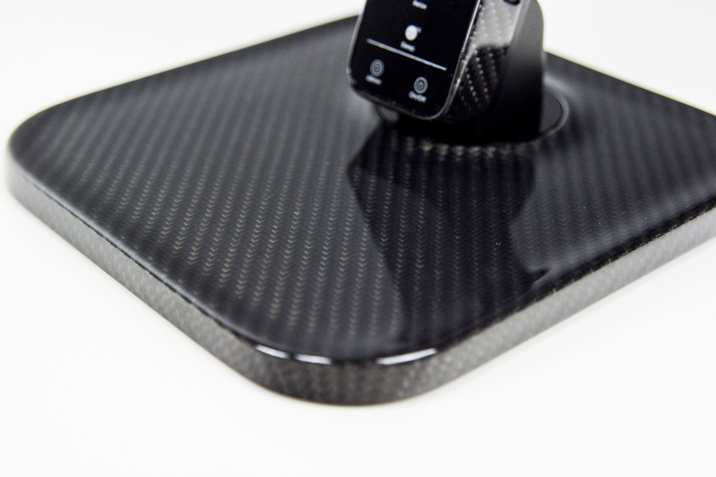 Carbon LED Schreibtischlampe Tischlampe mit USB Ladefunktion dimmbar / Carbon Fibre LED Desk Lamp with USB charging function